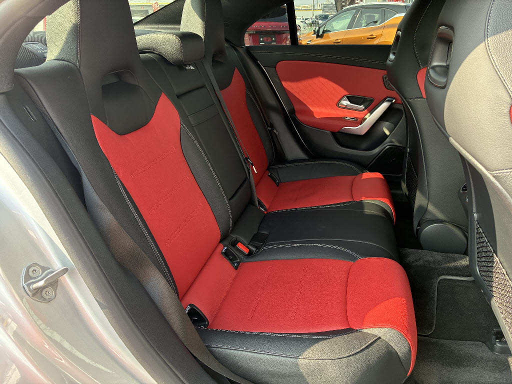 メルセデスベンツ ﾒﾙｾﾃﾞｽﾍﾞﾝﾂ CLA ＣＬＡ１８０　ＡＭＧライン