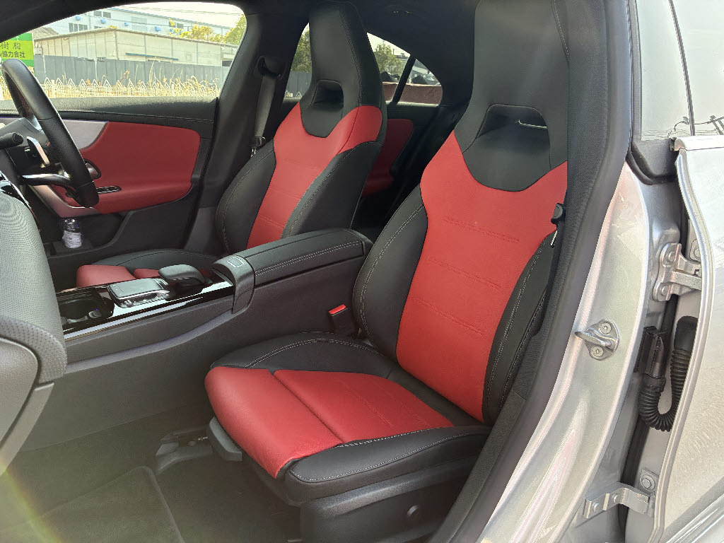 メルセデスベンツ ﾒﾙｾﾃﾞｽﾍﾞﾝﾂ CLA ＣＬＡ１８０　ＡＭＧライン