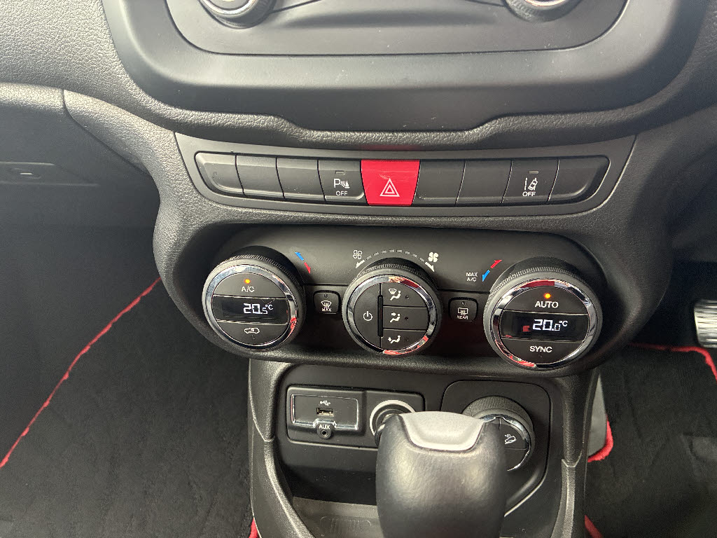 その他輸入車 ｼﾞｰﾌﾟ ﾚﾈｹﾞｰﾄﾞ ﾄﾚｲﾙﾎｰｸ