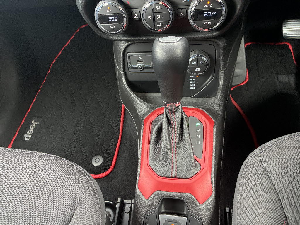 その他輸入車 ｼﾞｰﾌﾟ ﾚﾈｹﾞｰﾄﾞ ﾄﾚｲﾙﾎｰｸ