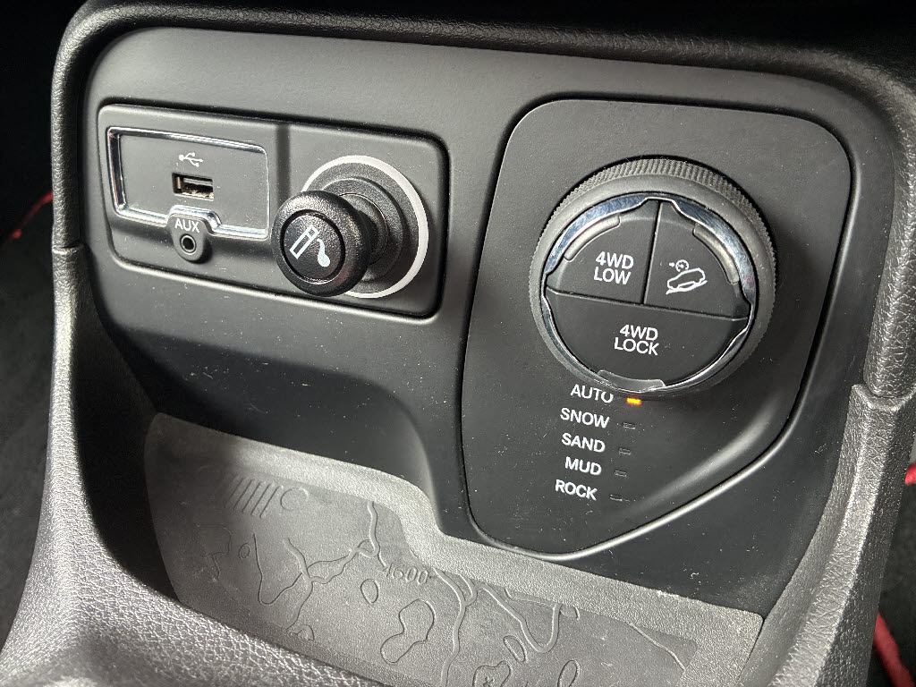 その他輸入車 ｼﾞｰﾌﾟ ﾚﾈｹﾞｰﾄﾞ ﾄﾚｲﾙﾎｰｸ