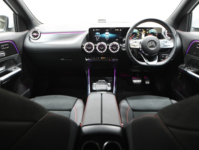 メルセデスベンツ ﾒﾙｾﾃﾞｽﾍﾞﾝﾂ GLAｸﾗｽ GLA200d 4ﾏﾁｯｸ AMGﾗｲﾝ