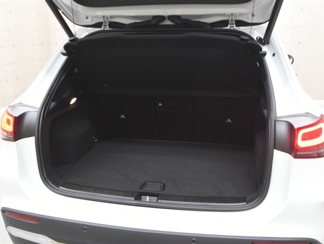 メルセデスベンツ ﾒﾙｾﾃﾞｽﾍﾞﾝﾂ GLAｸﾗｽ GLA200d 4ﾏﾁｯｸ AMGﾗｲﾝ