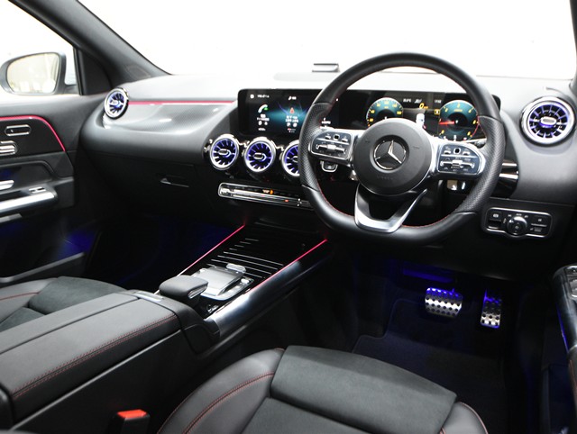 メルセデスベンツ ﾒﾙｾﾃﾞｽﾍﾞﾝﾂ GLAｸﾗｽ GLA200d 4ﾏﾁｯｸ AMGﾗｲﾝ