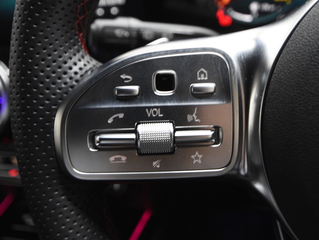 メルセデスベンツ ﾒﾙｾﾃﾞｽﾍﾞﾝﾂ GLAｸﾗｽ GLA200d 4ﾏﾁｯｸ AMGﾗｲﾝ