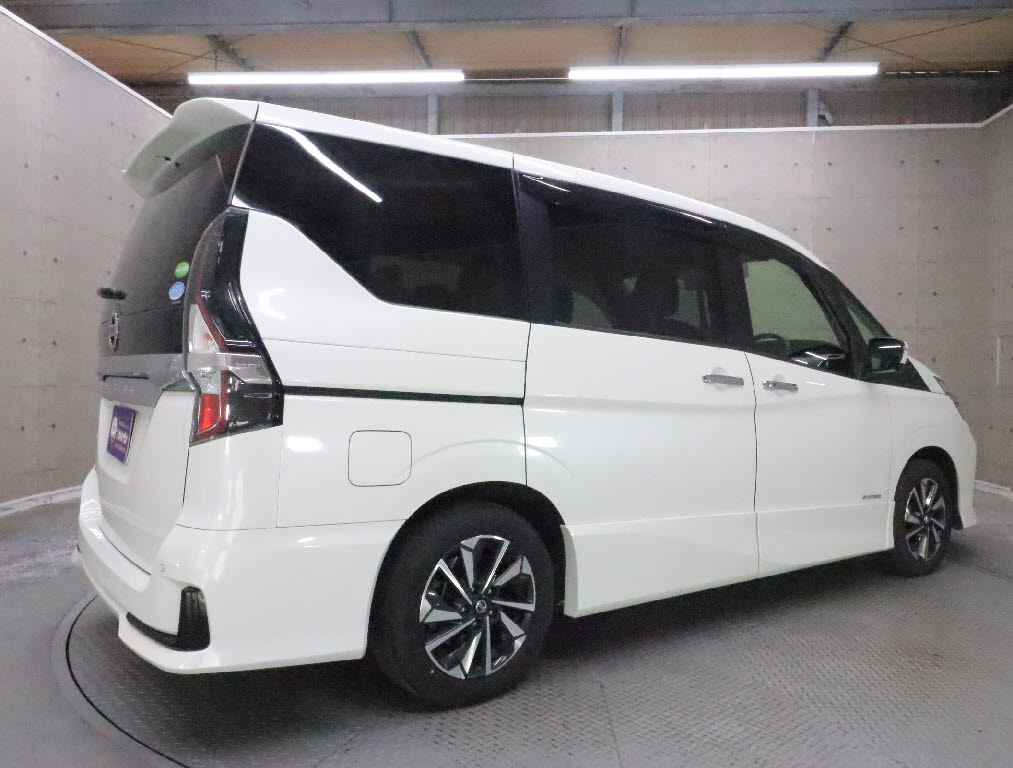 ニッサン セレナ ハイウェイスター　Ｖ