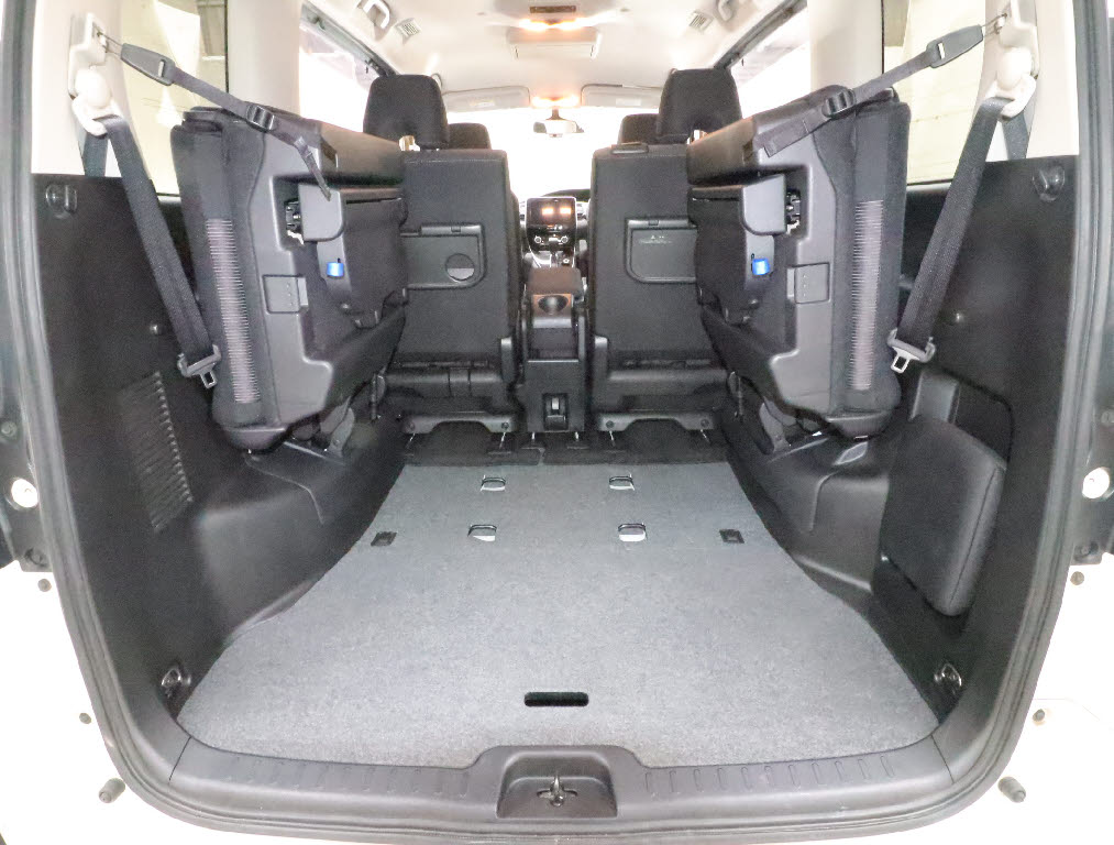 ニッサン セレナ ハイウェイスター　Ｖ