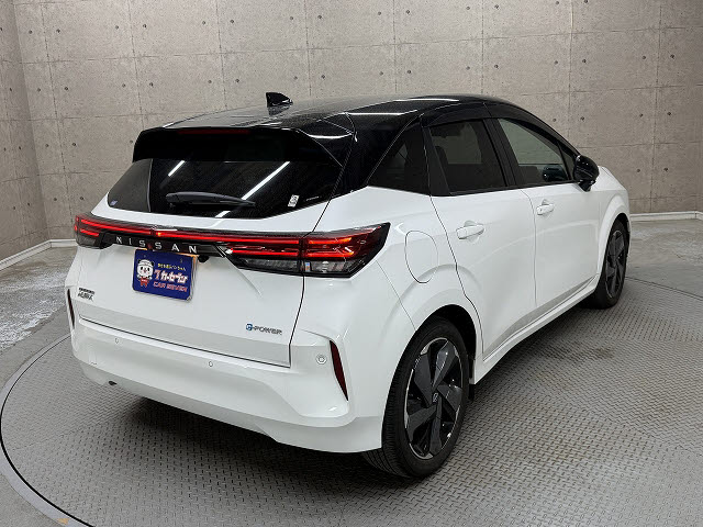 ニッサン オーラ Ｇ　レザーエディション