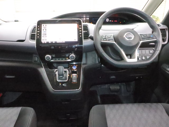 ニッサン セレナＨＶ ｅ－ＰＯＷＥＲ　ハイウェイスター　Ｖ