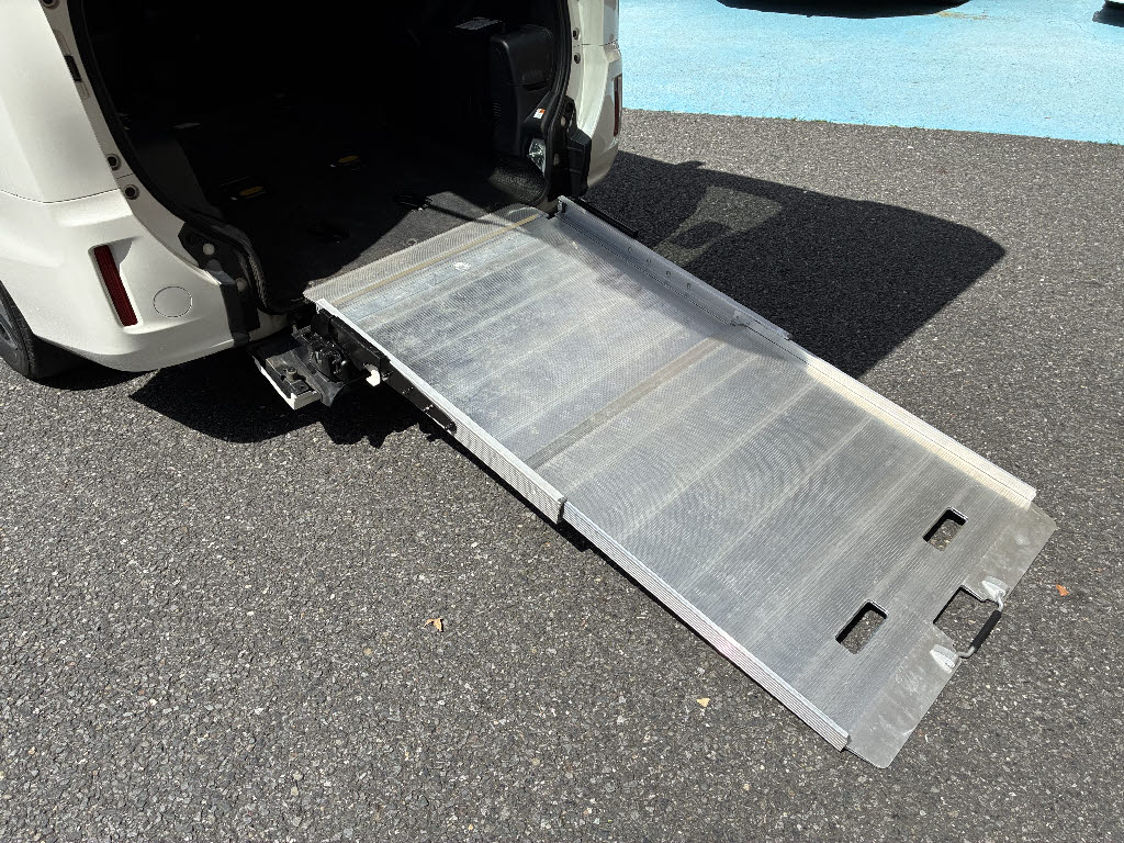 トヨタ ヴォクシー 福祉車両