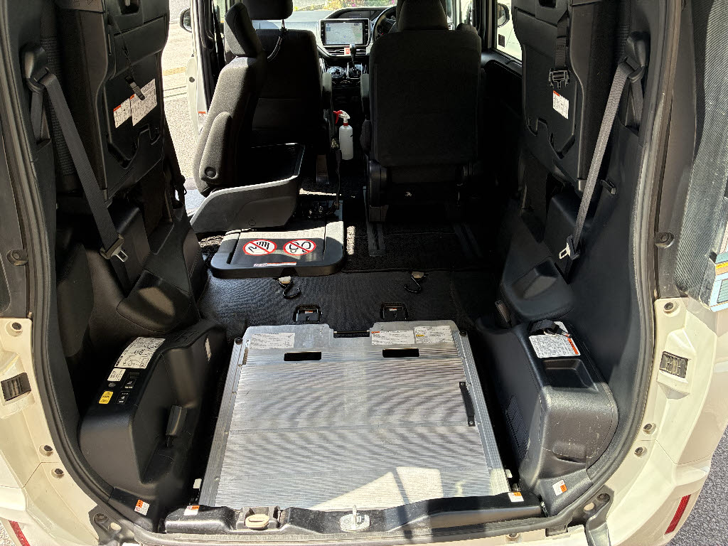 トヨタ ヴォクシー 福祉車両