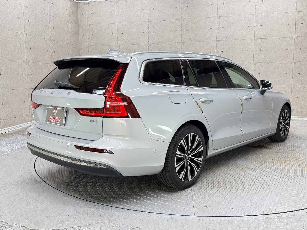 ボルボ ボルボ Ｖ６０ アルティメット　Ｂ４