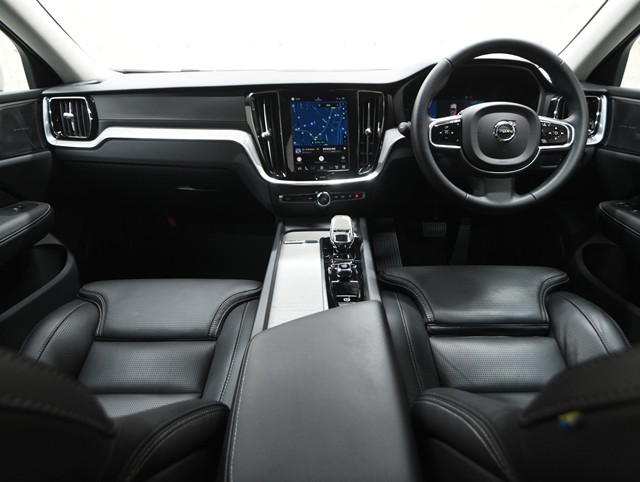 ボルボ ボルボ Ｖ６０ アルティメット　Ｂ４