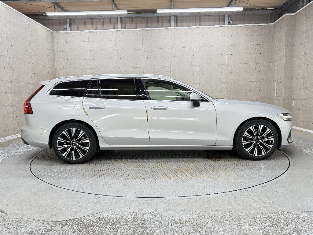 ボルボ ボルボ Ｖ６０ アルティメット　Ｂ４
