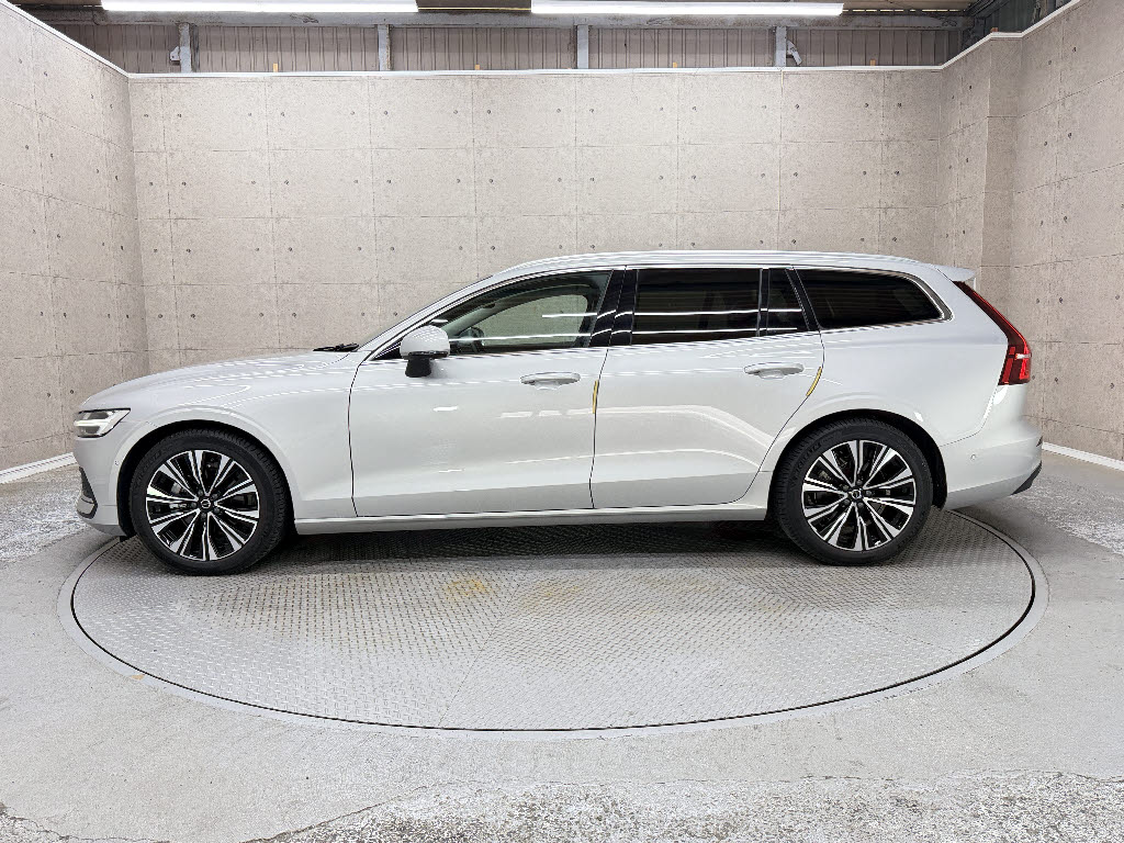 ボルボ ボルボ Ｖ６０ アルティメット　Ｂ４