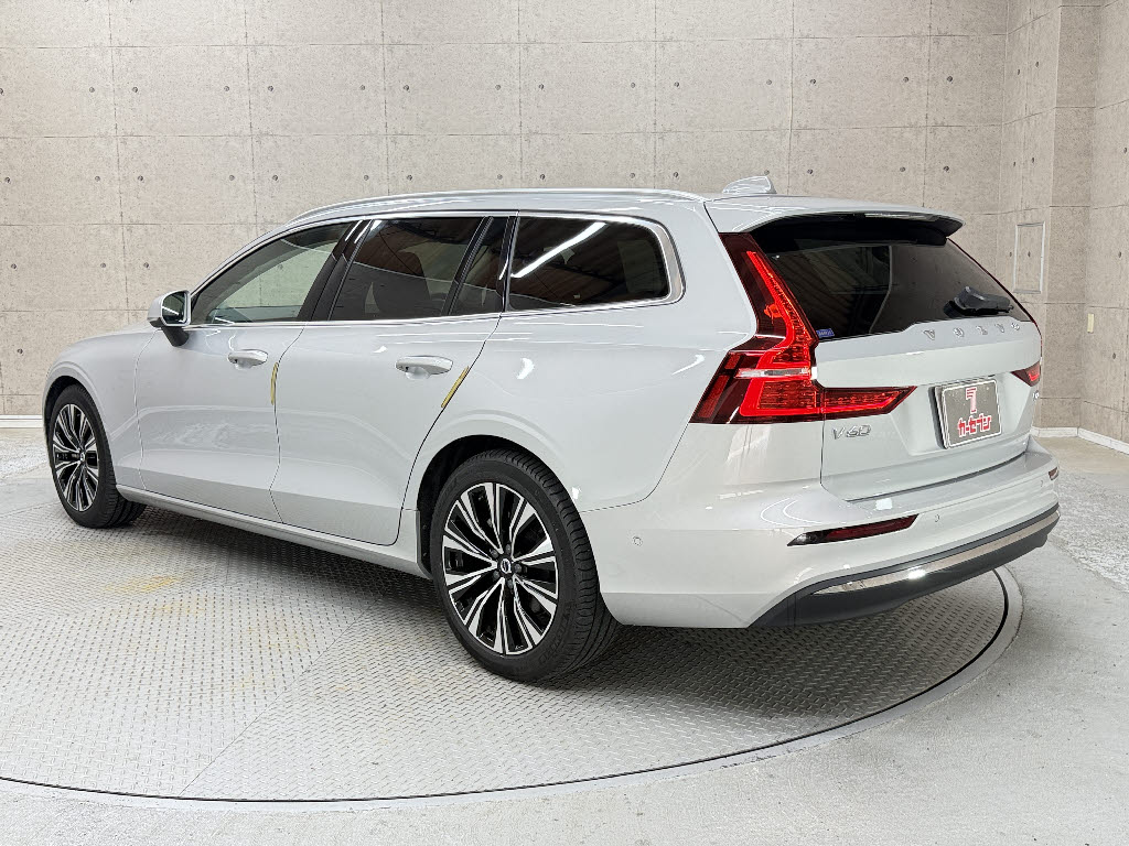ボルボ ボルボ Ｖ６０ アルティメット　Ｂ４