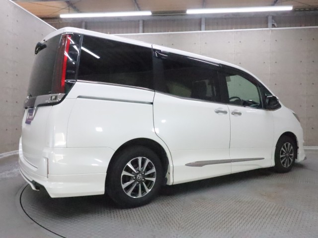 トヨタ エスクァイア Gi