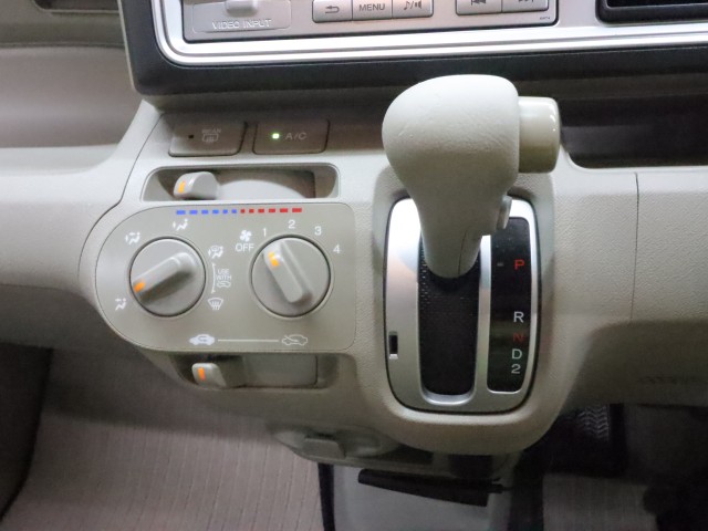 ホンダ ライフ G　助手席サイドリフトアップ
