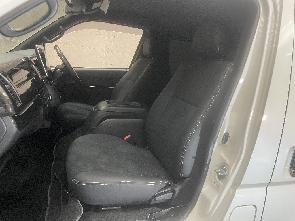 トヨタ ハイエースＶ 2.8D　スーパーＧＬ　ダークプライム２　