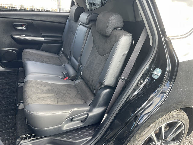 トヨタ プリウスアルファ Ｇ　ツーリングセレクション