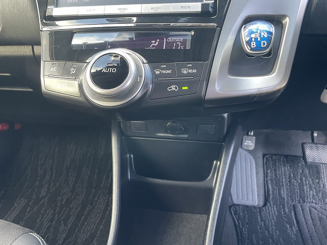 トヨタ プリウスアルファ Ｇ　ツーリングセレクション