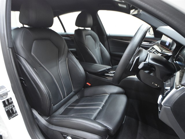 ＢＭＷ ＢＭＷ ５シリーズ ５３０ｉ　Ｍスポーツ