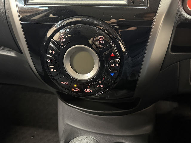 ニッサン ノート Ｘ　エマージェンシーブレーキパッケージ