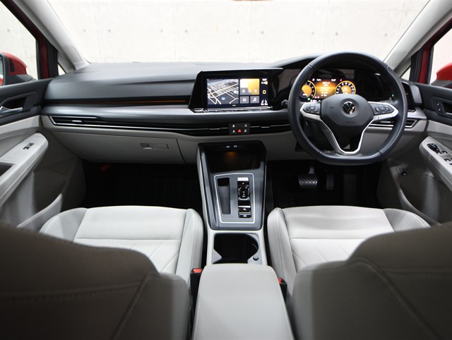 フォルクスワーゲン ＶＷゴルフヴァリアント ｅＴＳＩ　スタイル