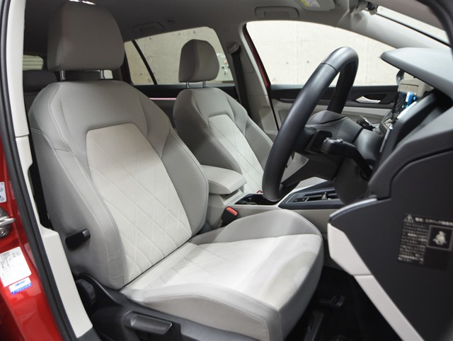 フォルクスワーゲン ＶＷゴルフヴァリアント ｅＴＳＩ　スタイル