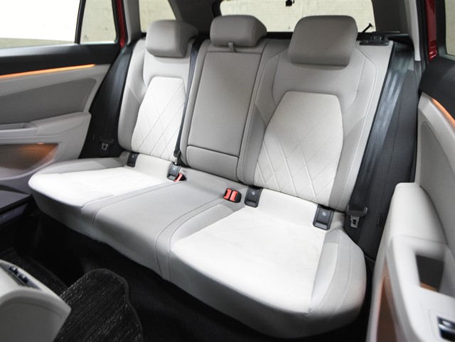 フォルクスワーゲン ＶＷゴルフヴァリアント ｅＴＳＩ　スタイル