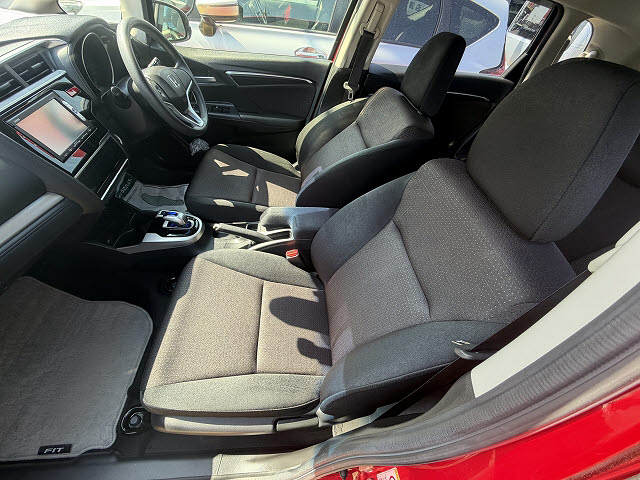 ホンダ ﾌｨｯﾄﾊｲﾌﾞﾘｯﾄﾞ Ｆパッケージ