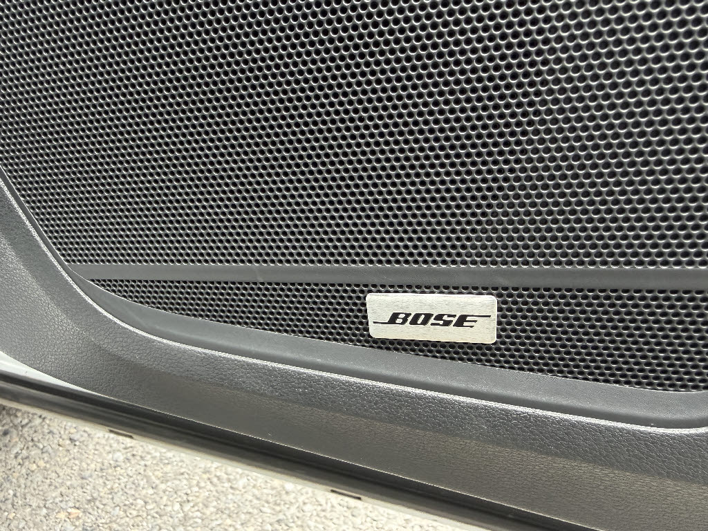 アウディ ｱｳﾃﾞｨ Q2 ハッシュタグ　ブラックスタイリング