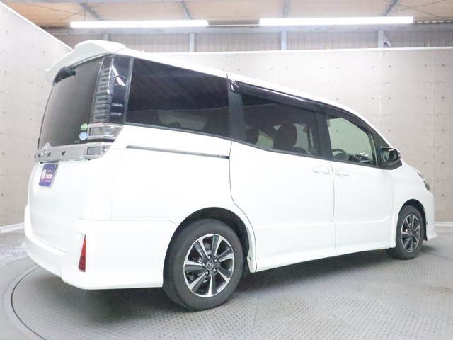 トヨタ ヴォクシー ＺＳ