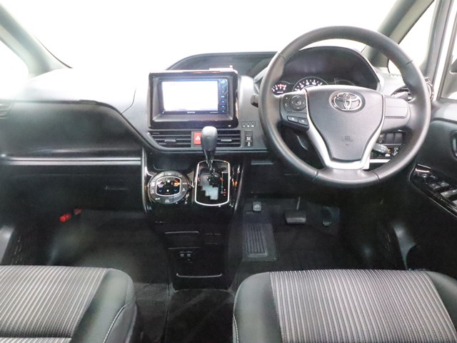 トヨタ ヴォクシー ＺＳ