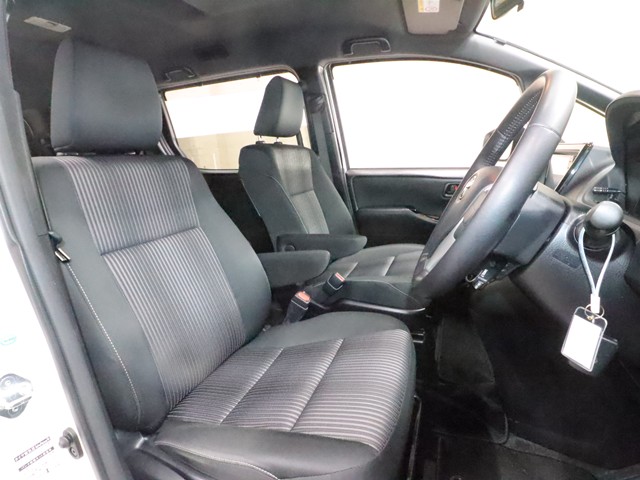 トヨタ ヴォクシー ＺＳ