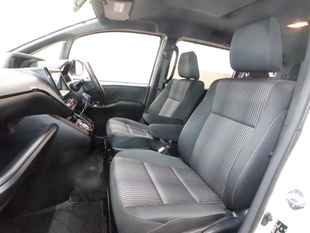 トヨタ ヴォクシー ＺＳ