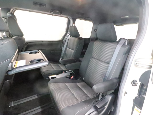 トヨタ ヴォクシー ＺＳ