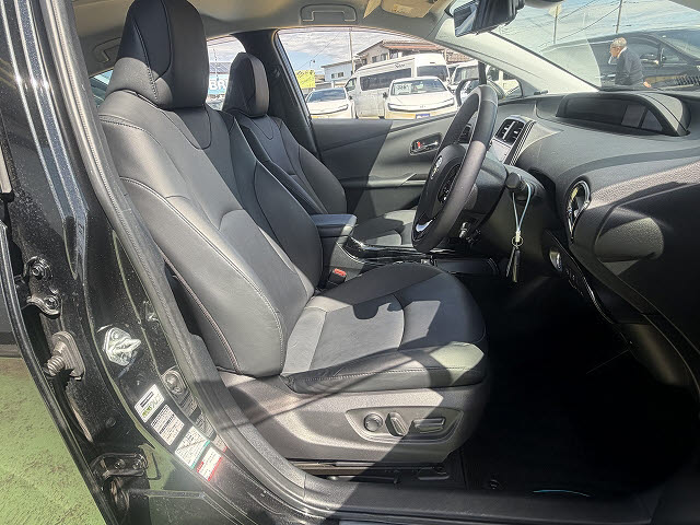 トヨタ プリウス Ａツーリング　ブラックエディション