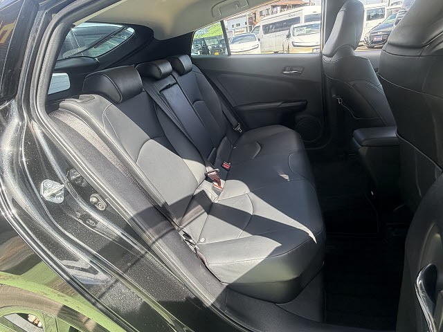 トヨタ プリウス Ａツーリング　ブラックエディション