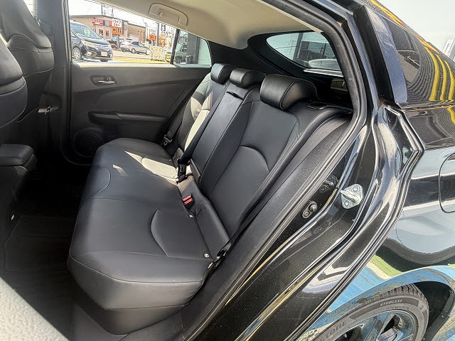 トヨタ プリウス Ａツーリング　ブラックエディション