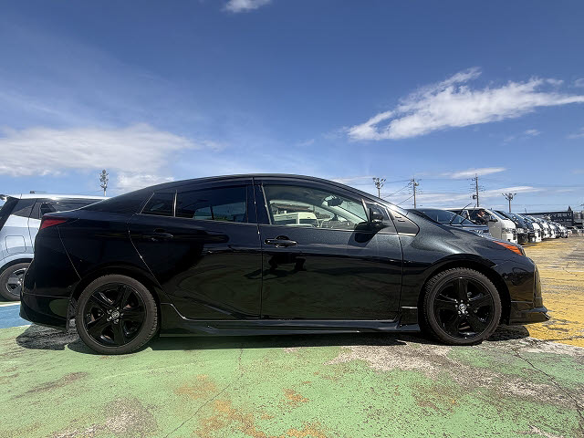 トヨタ プリウス Ａツーリング　ブラックエディション