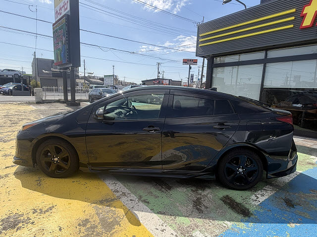 トヨタ プリウス Ａツーリング　ブラックエディション