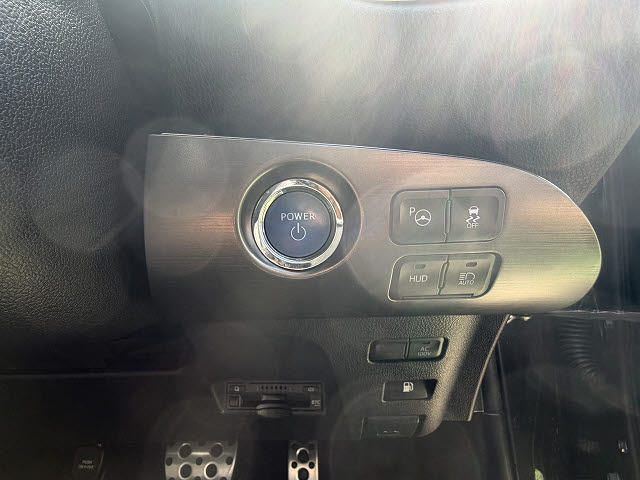 トヨタ プリウス Ａツーリング　ブラックエディション