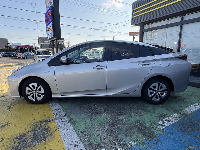 トヨタ プリウス Ａ