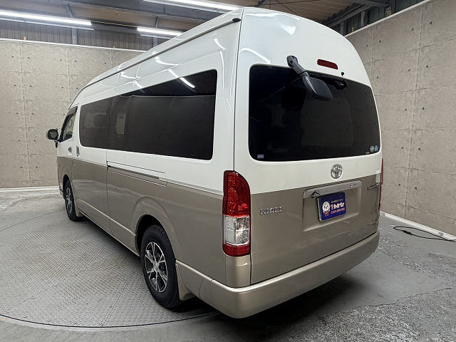 トヨタ ハイエース グランドキャビン　スーパーロング