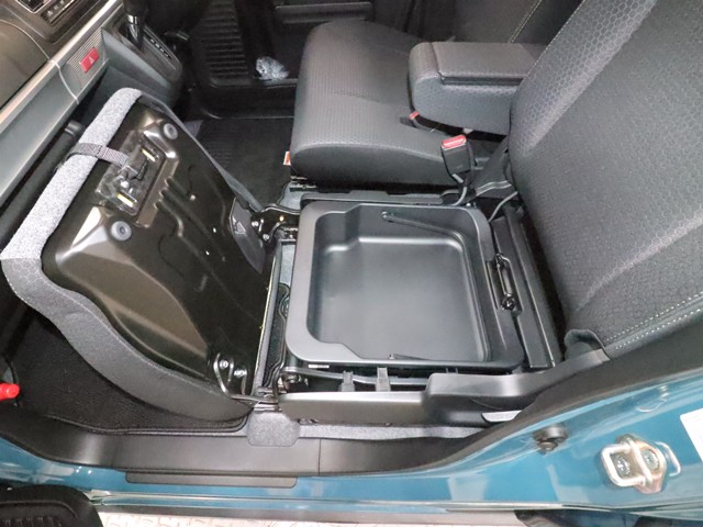 スズキ スペーシアギア ハイブリッド　ＸＺ