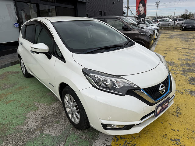 ニッサン ノート ｅ－ＰＯＷＥＲ　メダリスト