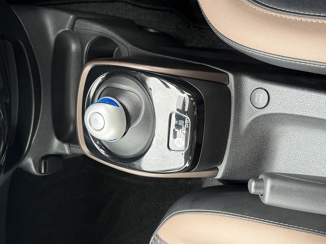 ニッサン ノート ｅ－ＰＯＷＥＲ　メダリスト