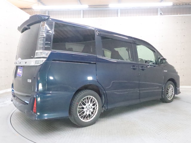 トヨタ ｳﾞｫｸｼｰﾊｲﾌﾞﾘｯﾄﾞ ZS