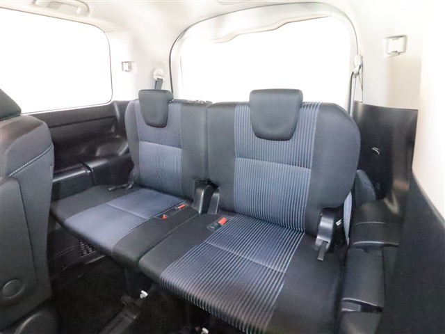 トヨタ ヴォクシー ＺＳ　煌２